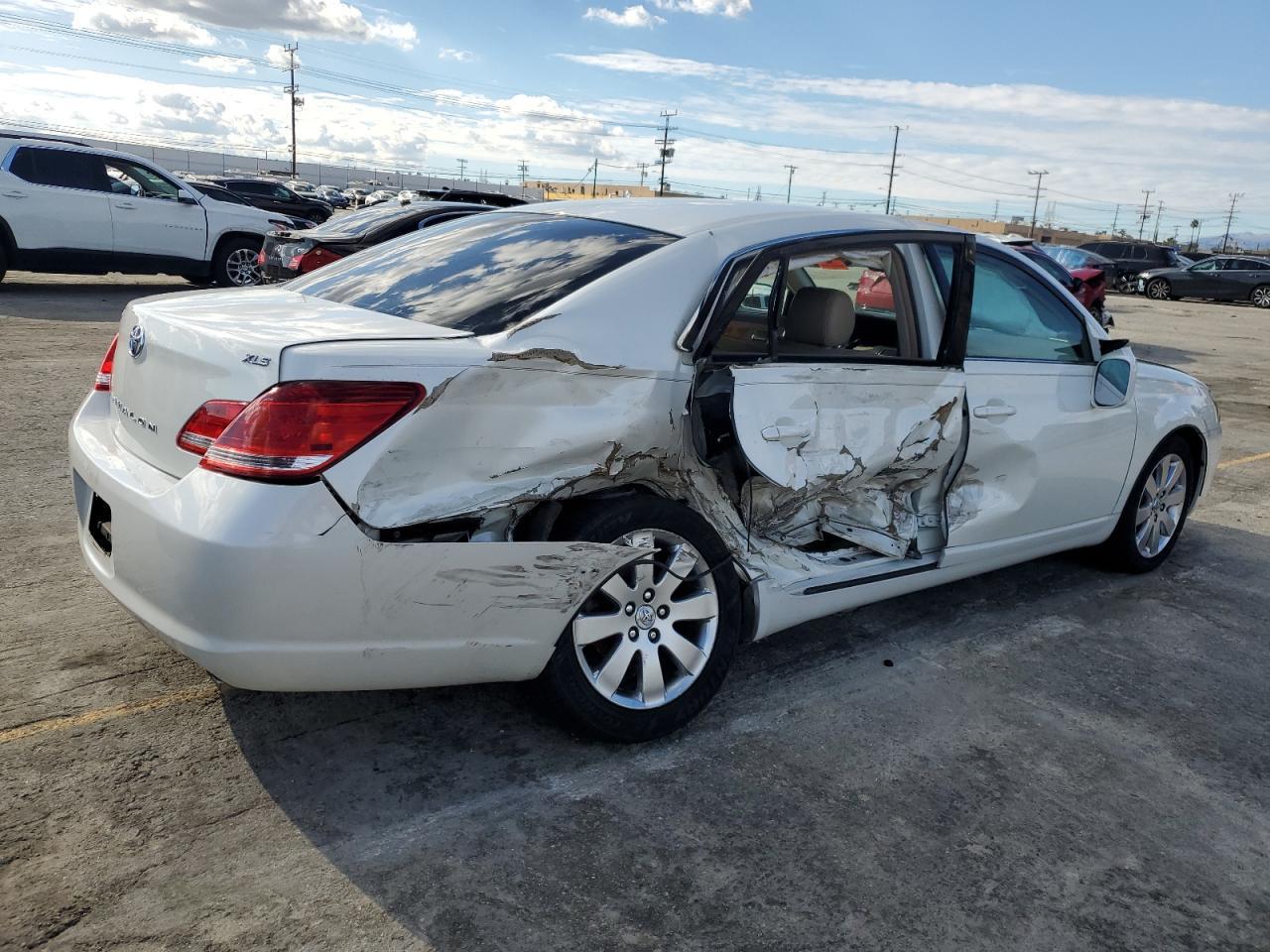 2006 TOYOTA Avalon