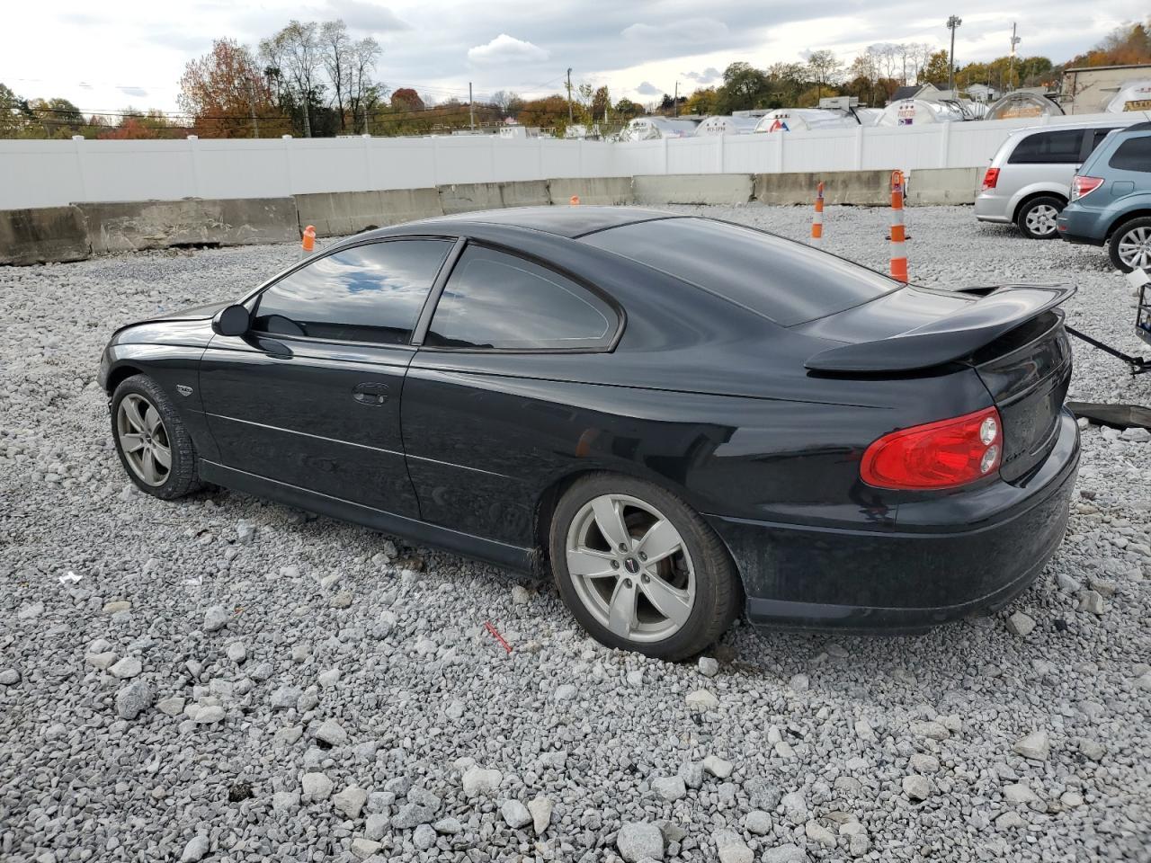 2004 PONTIAC Gto
