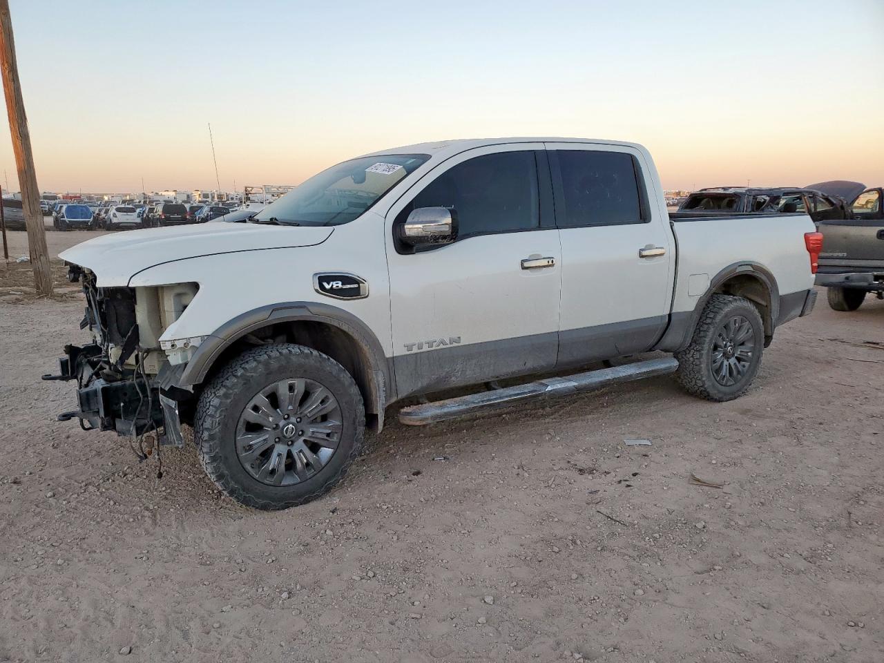 2017 NISSAN Titan