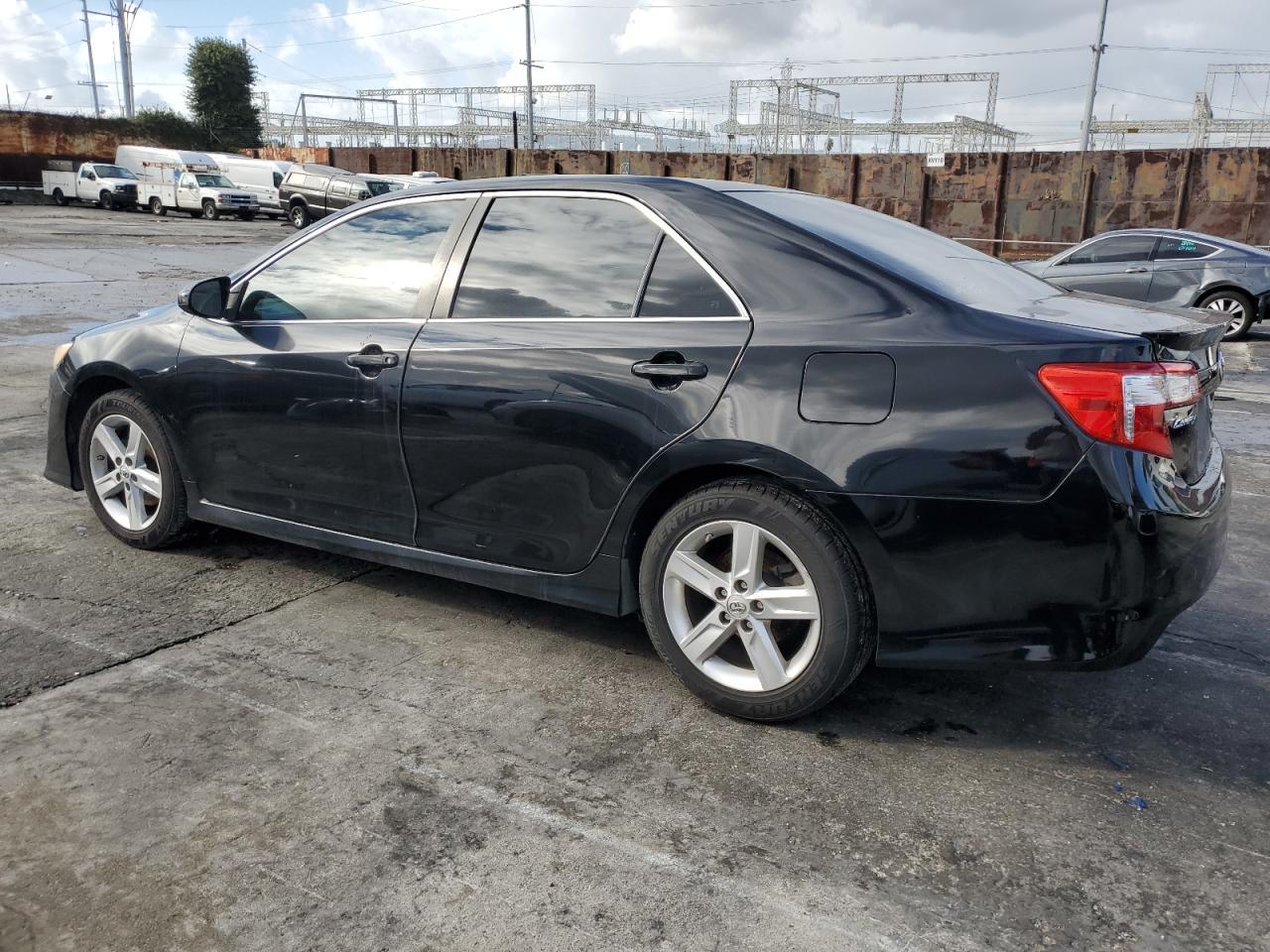 2013 TOYOTA CAMRY