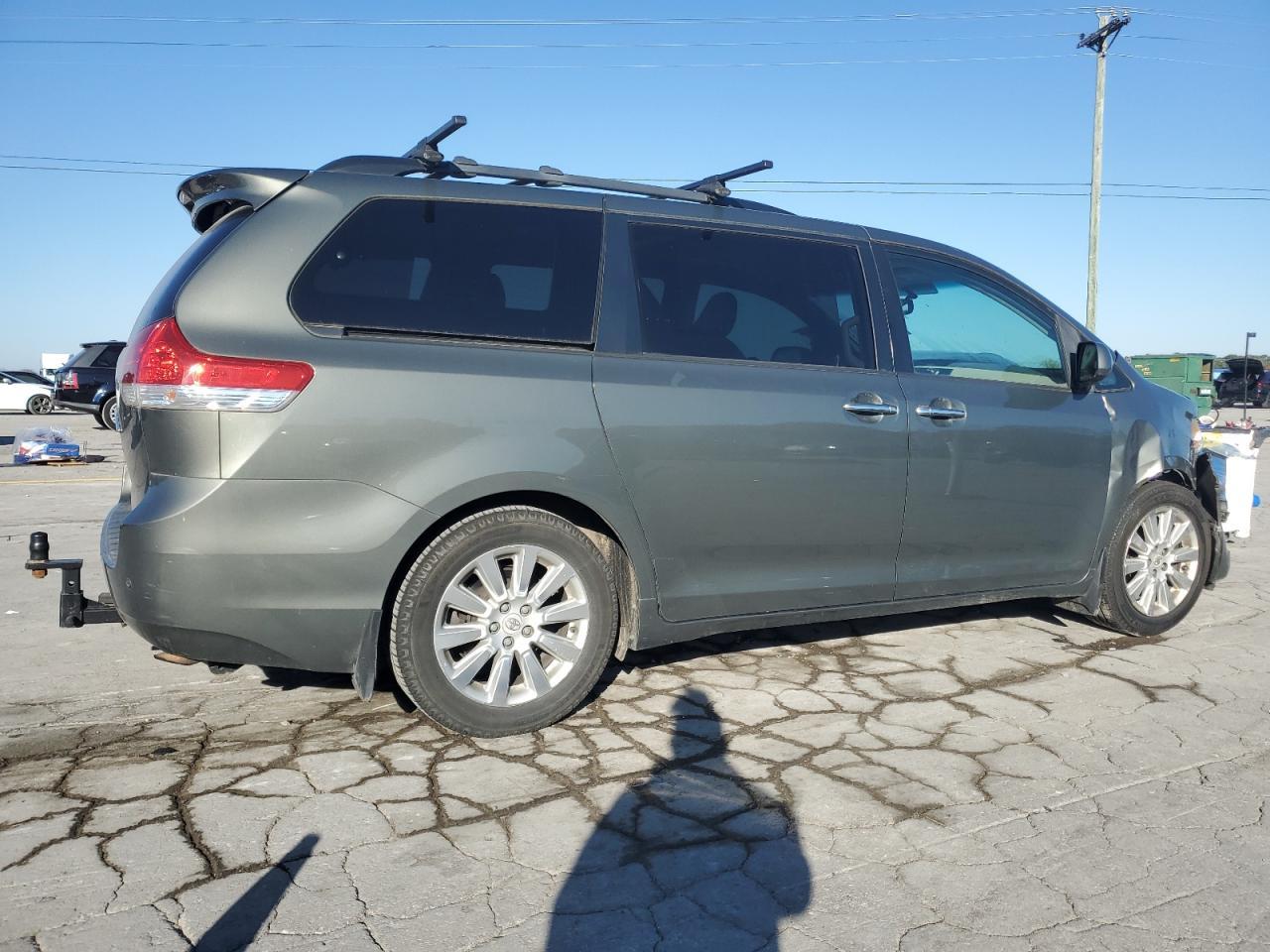 2012 TOYOTA SIENNA