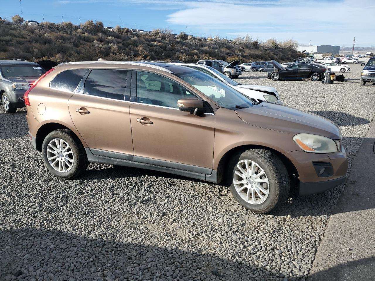 2010 VOLVO XC60