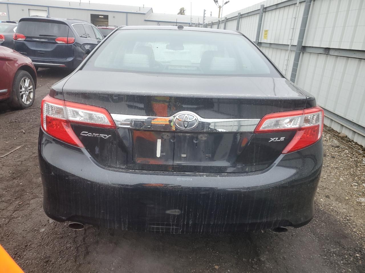 2014 TOYOTA CAMRY