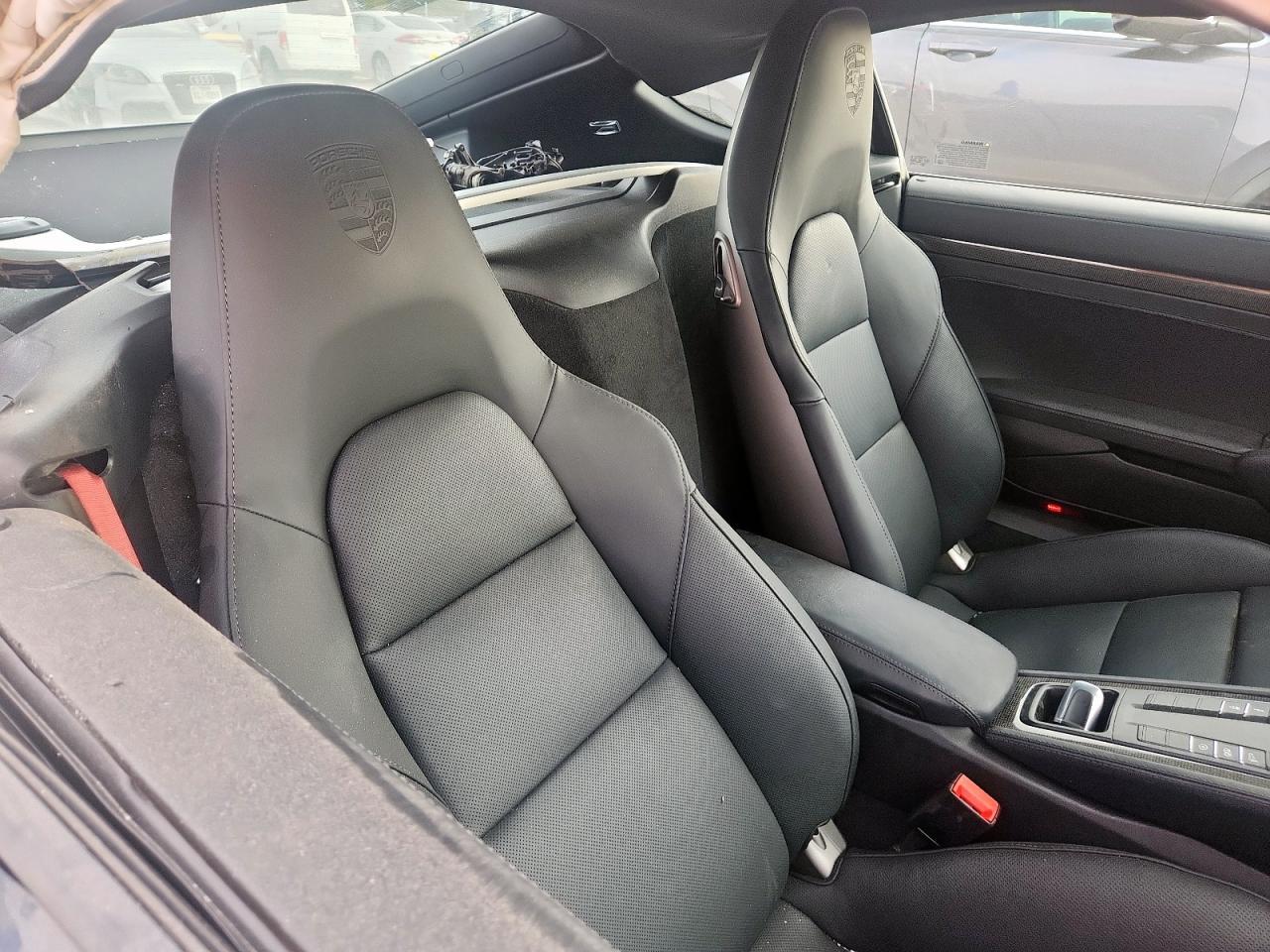 2025 PORSCHE Cayman