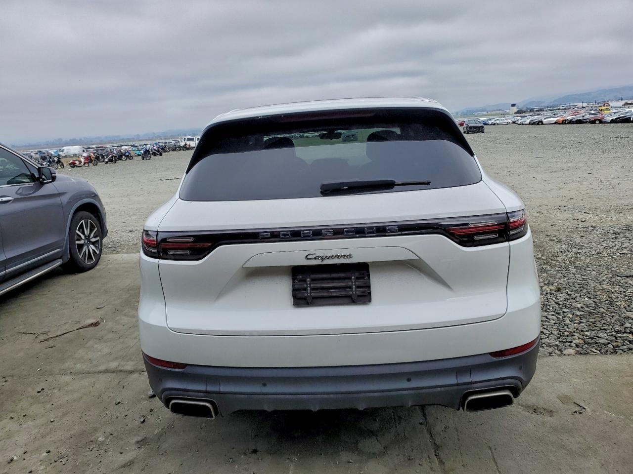 2019 PORSCHE CAYENNE