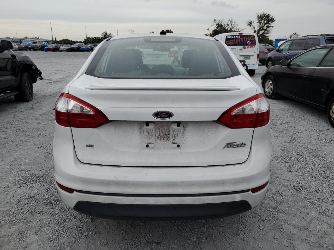 2016 FORD Fiesta
