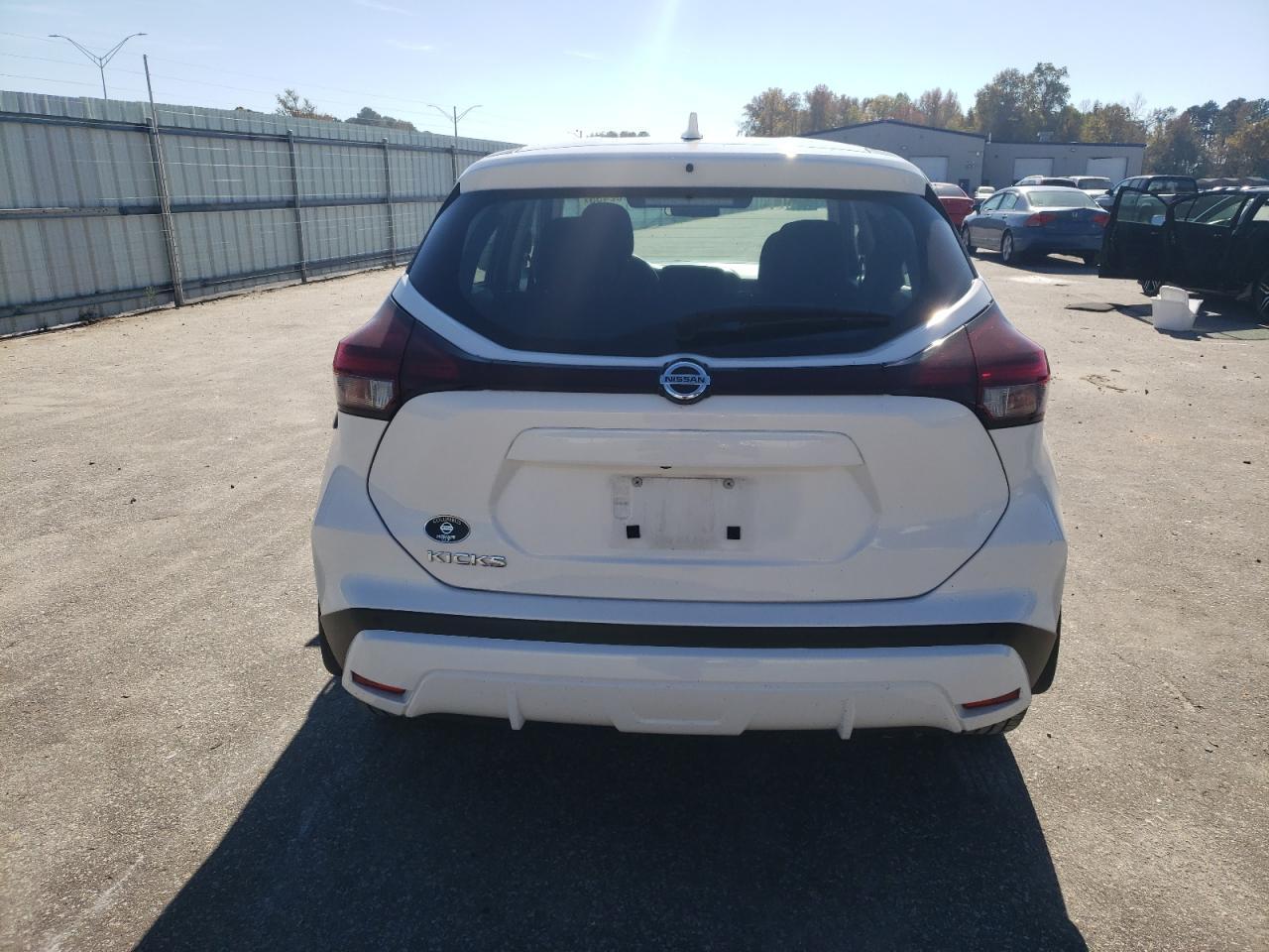 2021 NISSAN KICKS