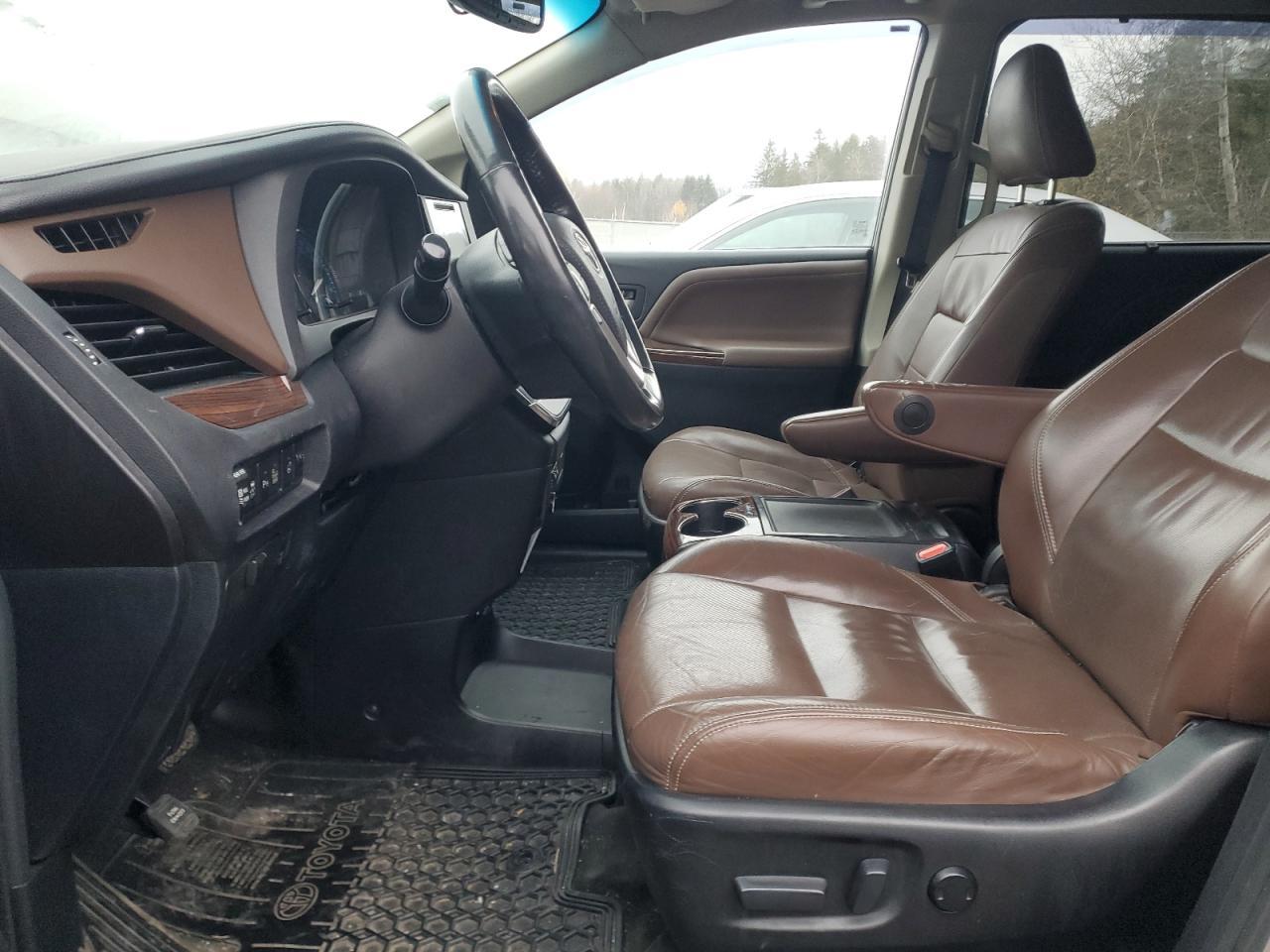 2015 TOYOTA SIENNA