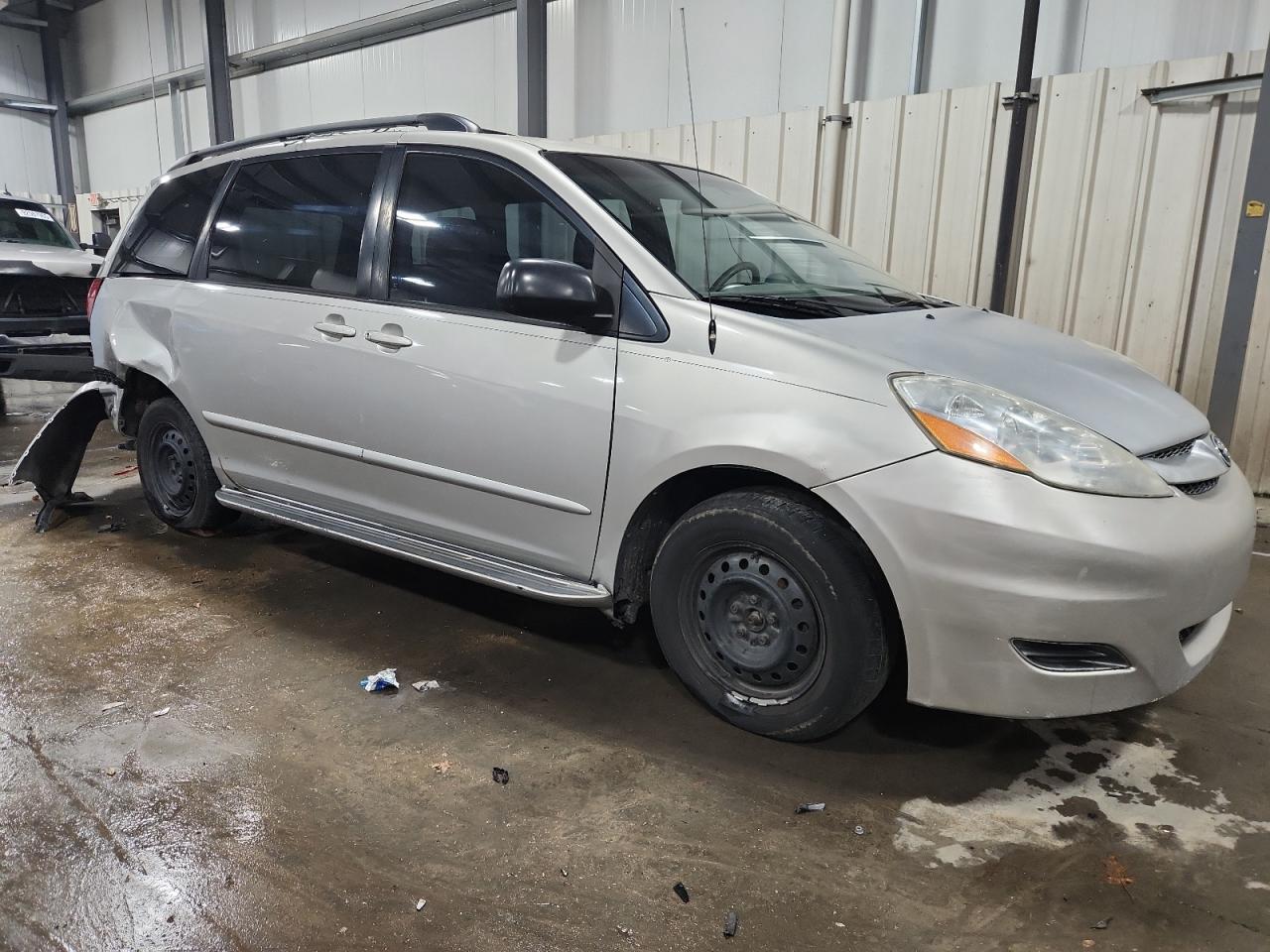 2007 TOYOTA SIENNA