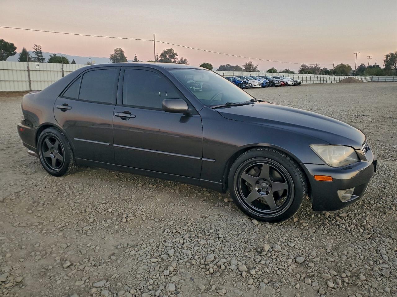 2004 LEXUS IS 300