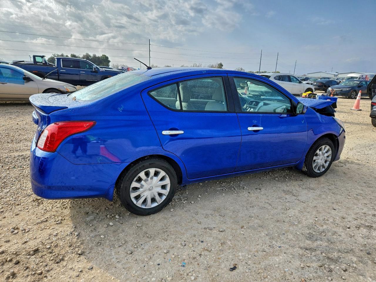 2015 NISSAN VERSA