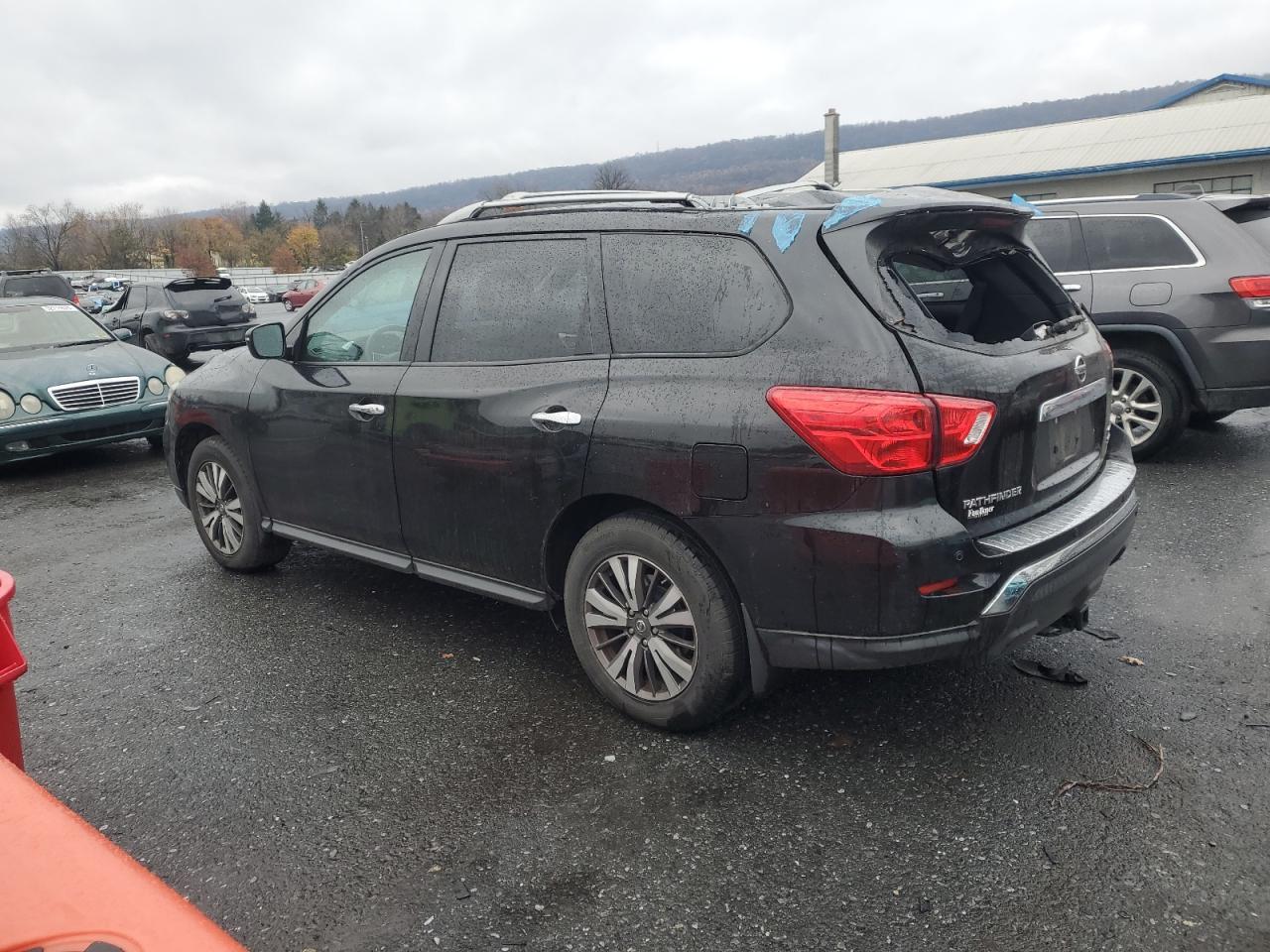2017 NISSAN PATHFINDER