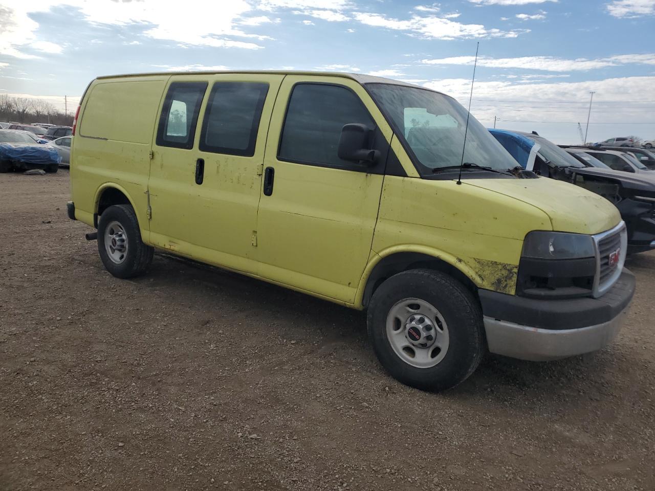 2016 GMC Savana