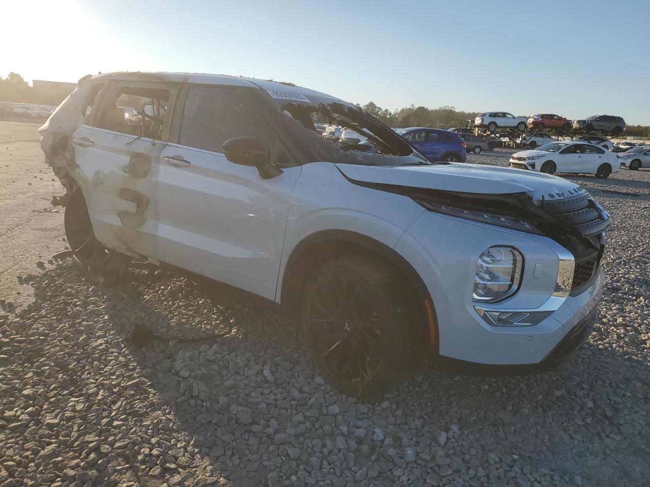 2023 MITSUBISHI outlander