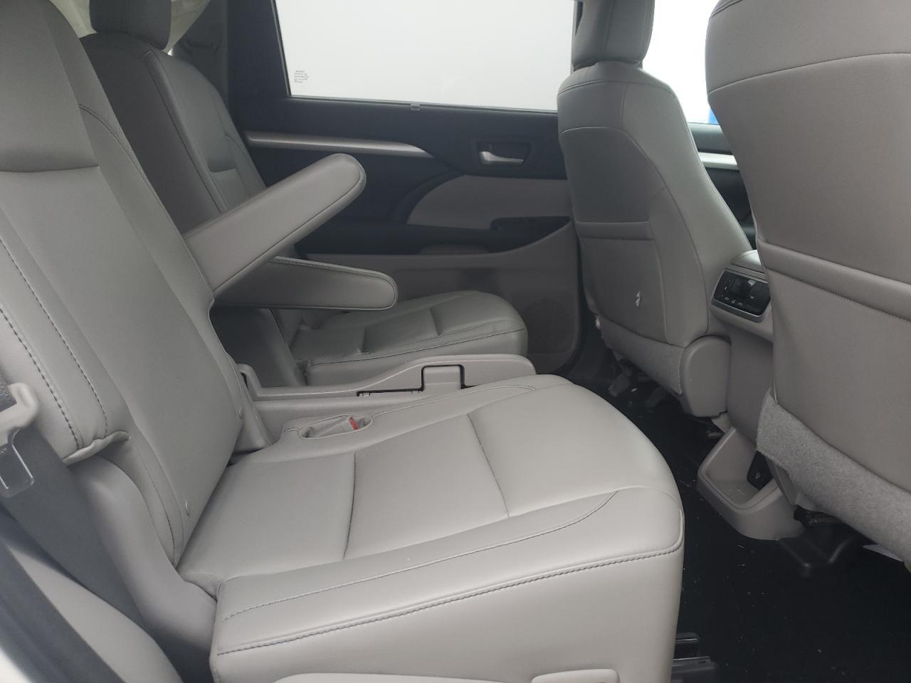 2014 TOYOTA HIGHLANDER