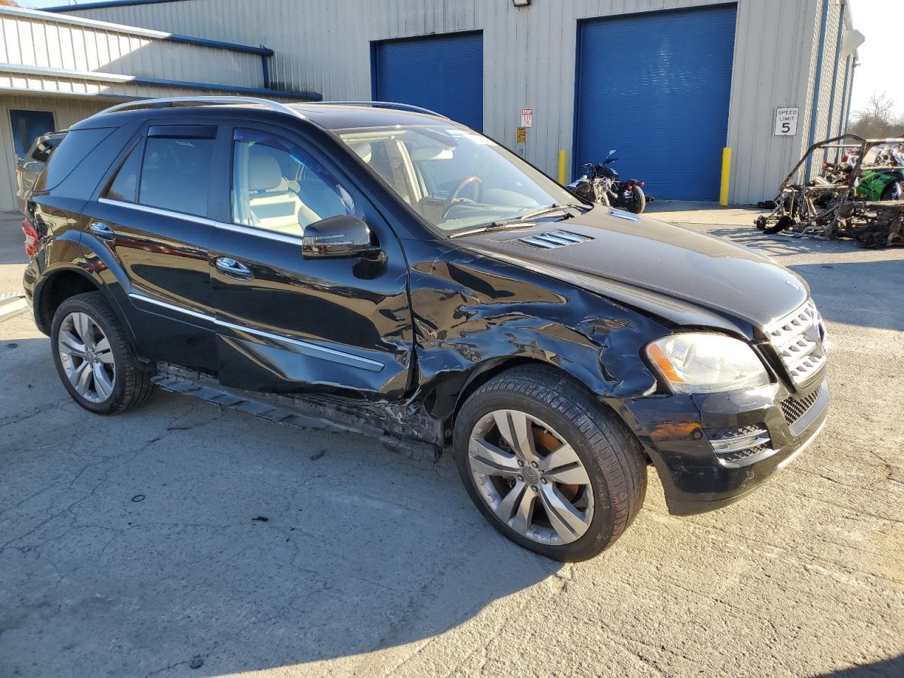 2011 MERCEDES-BENZ ML-Class
