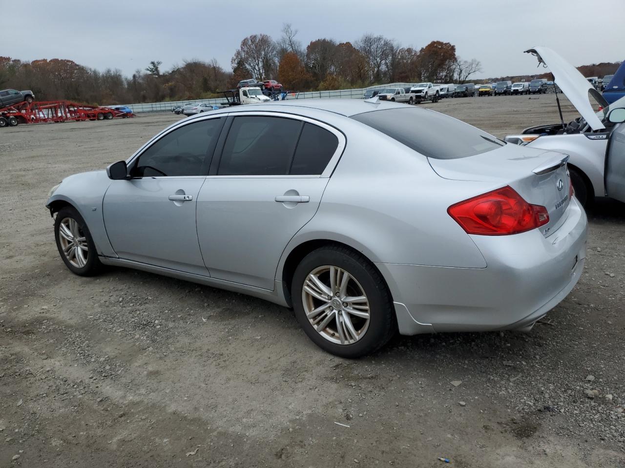 2015 INFINITI Q40