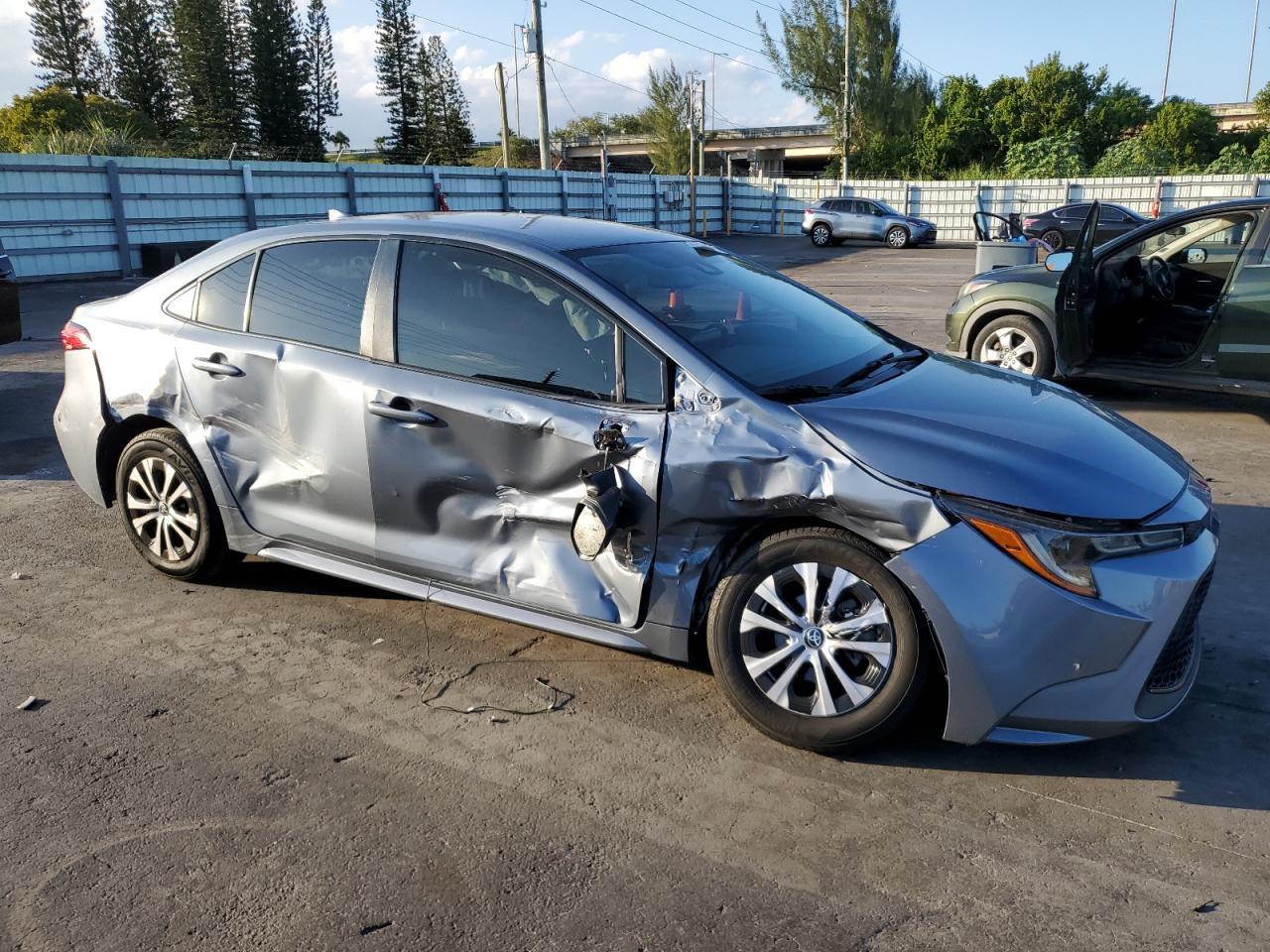 2022 TOYOTA COROLLA