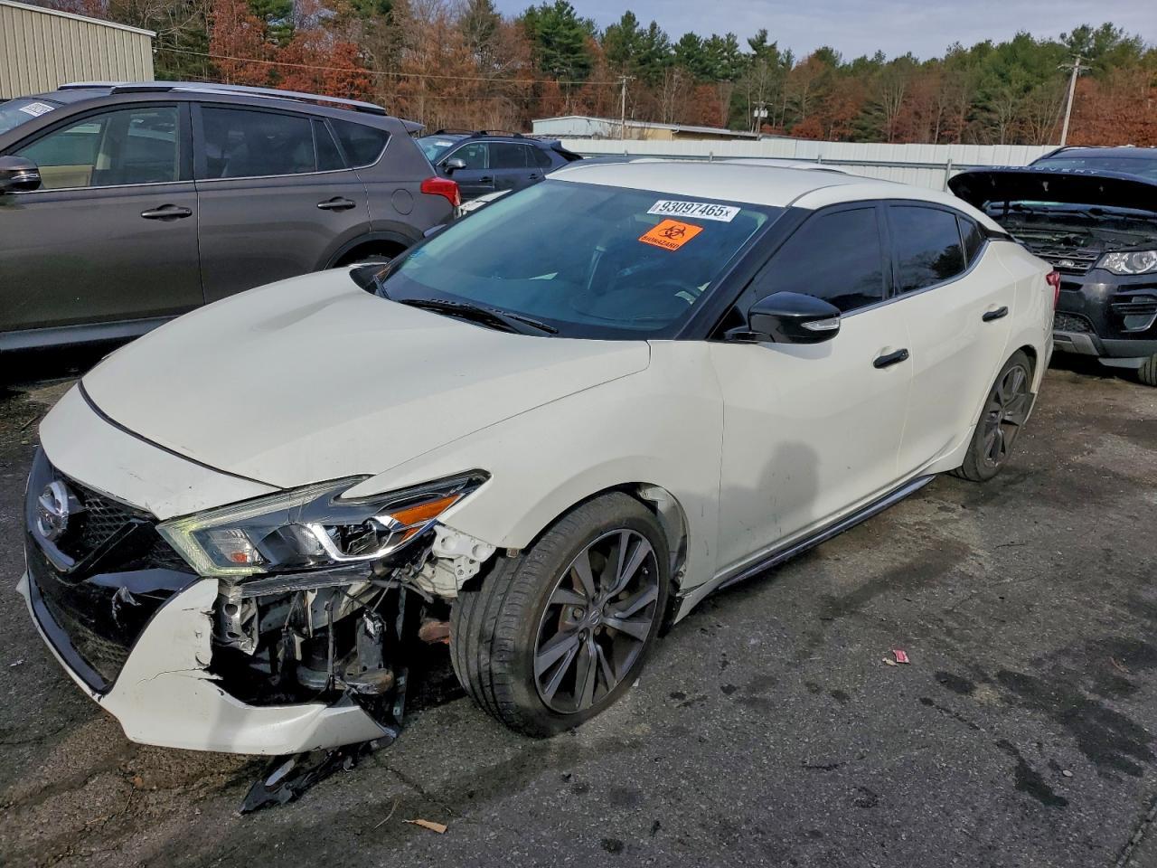 2016 NISSAN Maxima