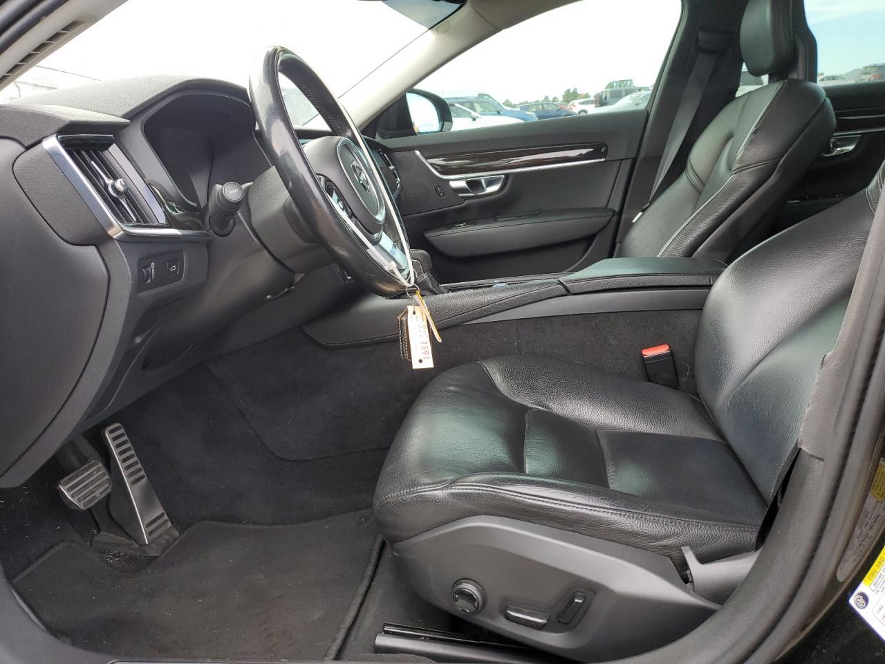 2018 VOLVO S90