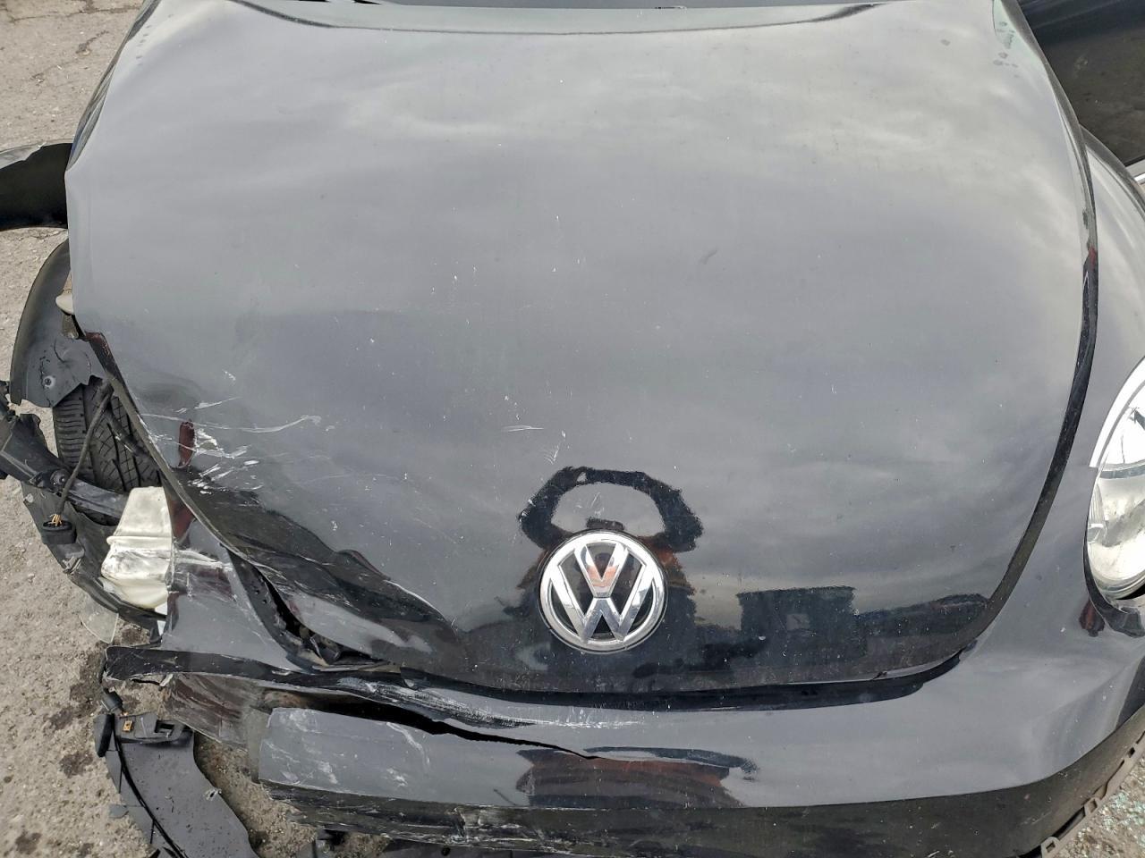 2012 VOLKSWAGEN Beetle