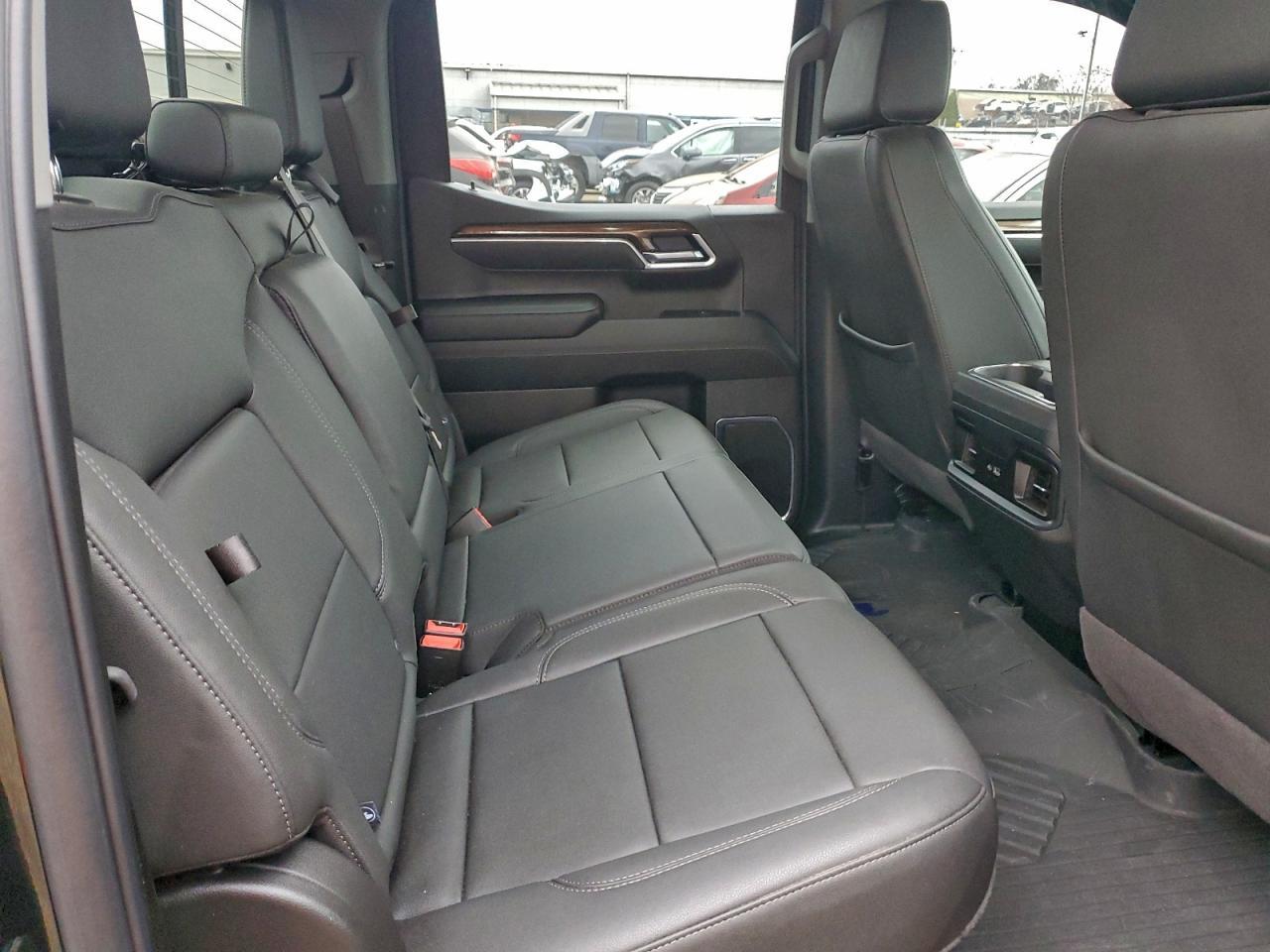 2025 CHEVROLET Silverado