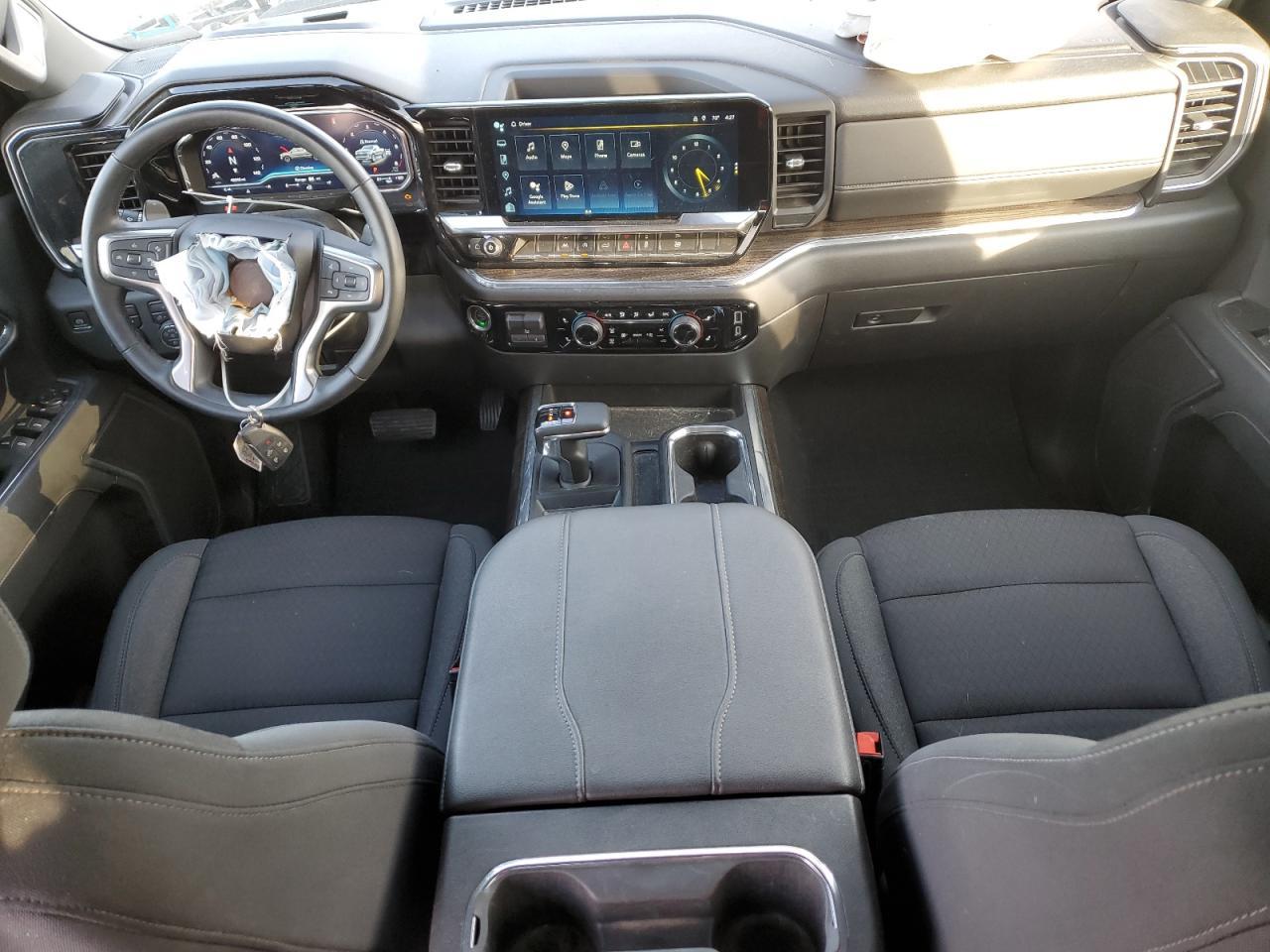 2024 CHEVROLET Silverado
