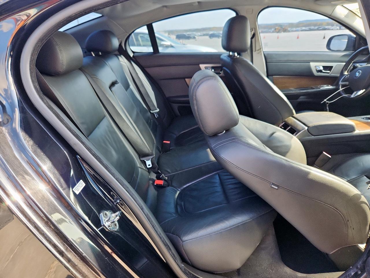 2014 JAGUAR XF