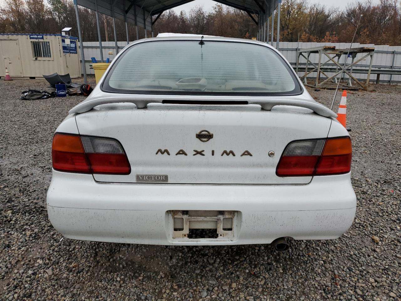 1996 NISSAN Maxima