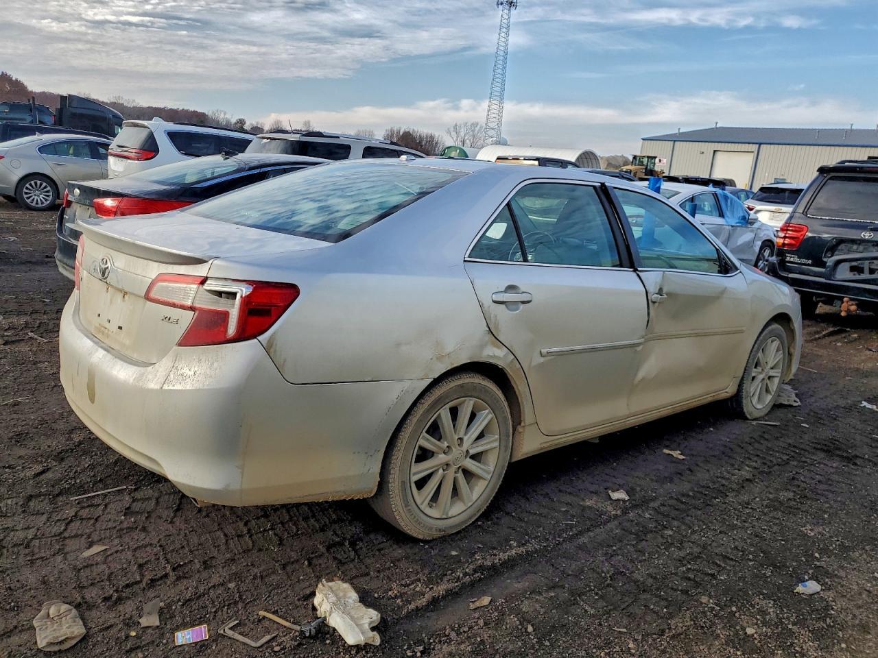 2014 TOYOTA CAMRY