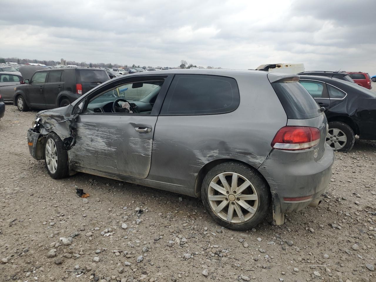 2011 VOLKSWAGEN GOLF
