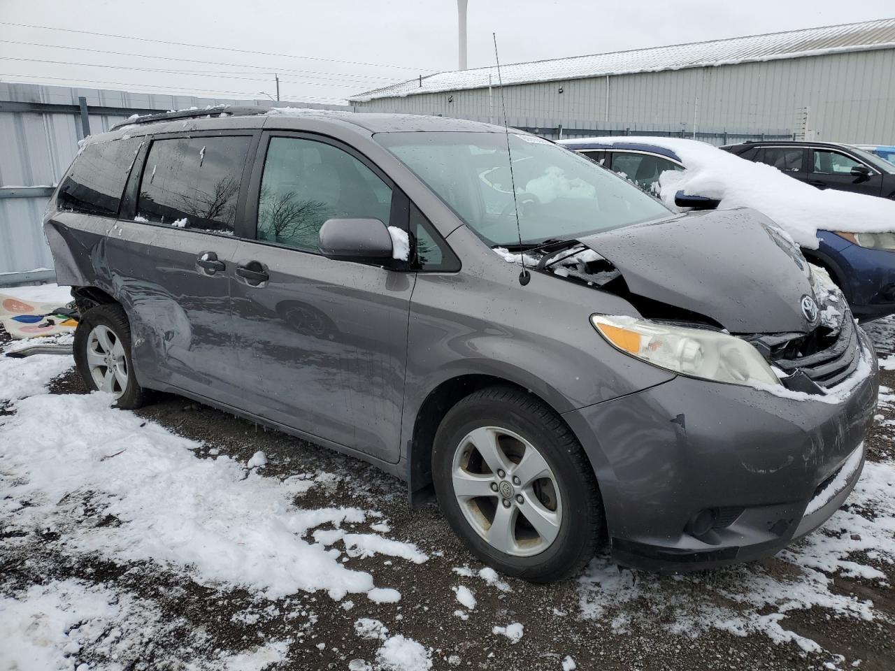 2012 TOYOTA SIENNA