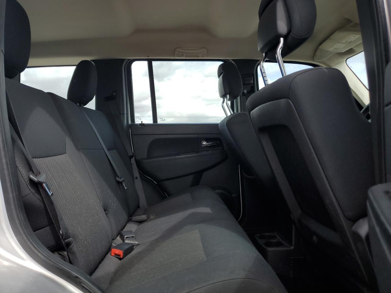2012 JEEP Liberty