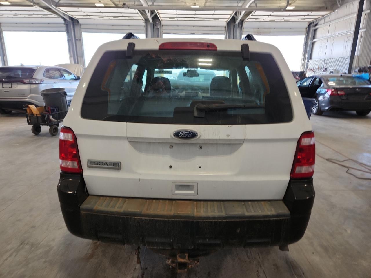 2010 FORD ESCAPE