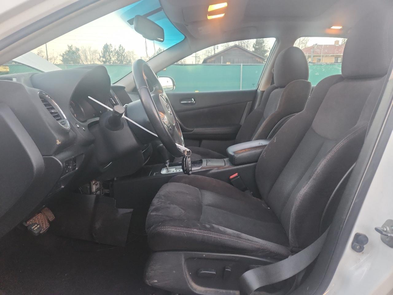 2011 NISSAN Maxima
