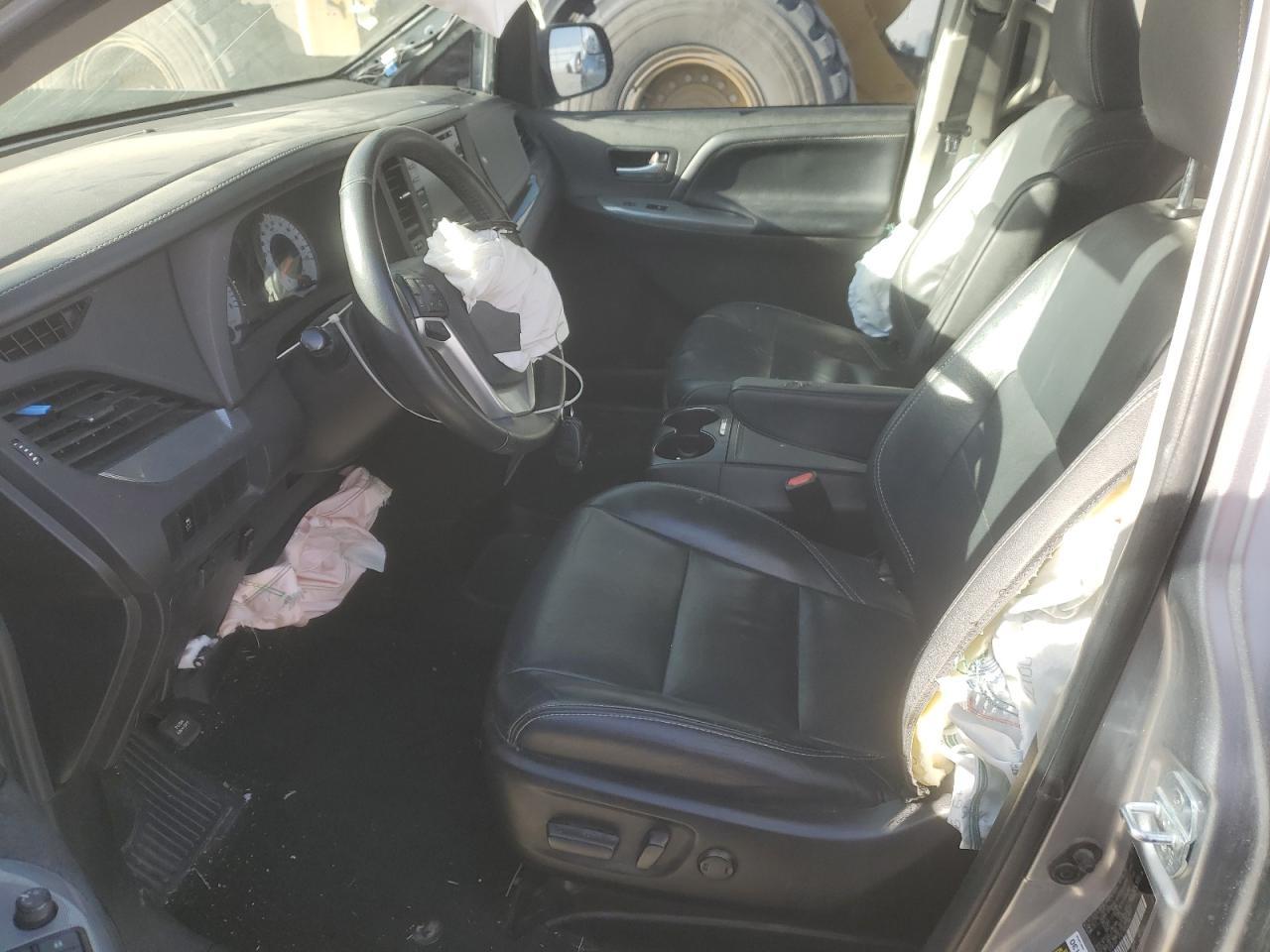 2018 TOYOTA SIENNA