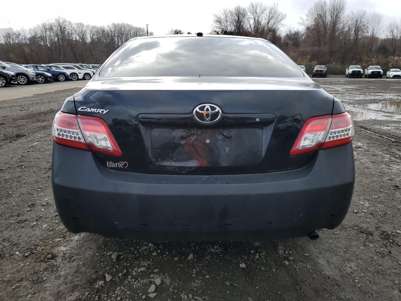 2011 TOYOTA CAMRY