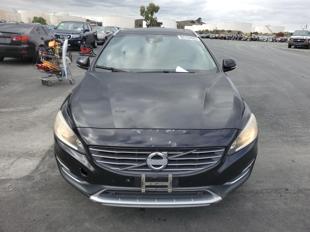 2015 VOLVO V60