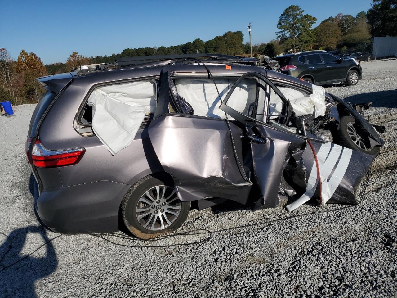 2019 TOYOTA SIENNA