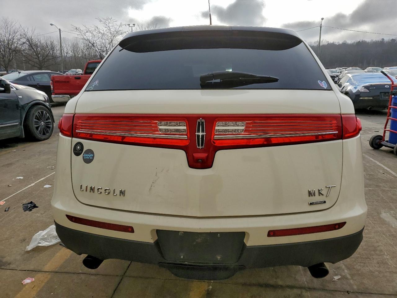 2013 LINCOLN MKT