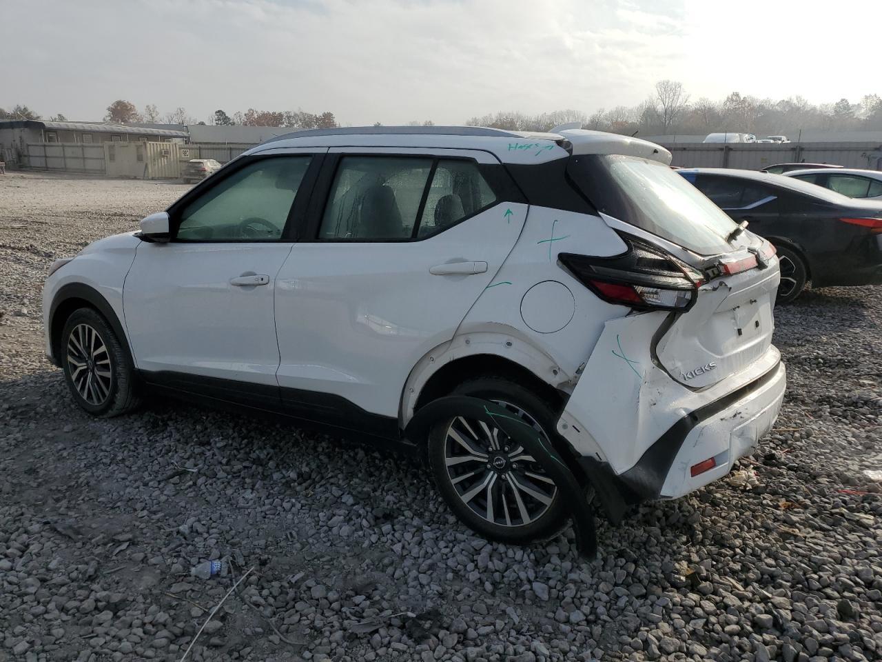 2022 NISSAN KICKS