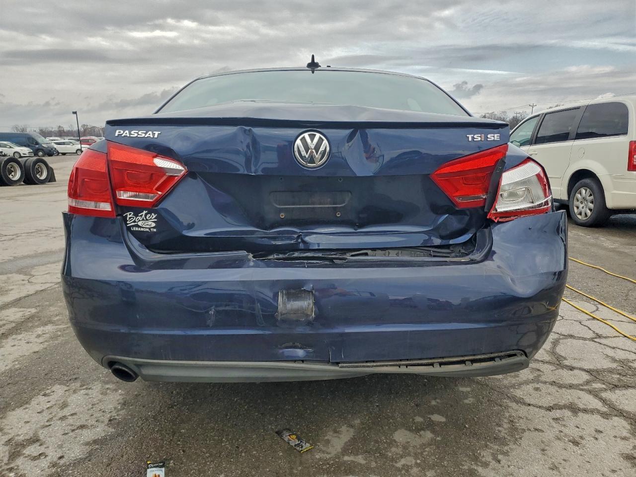 2014 VOLKSWAGEN Passat
