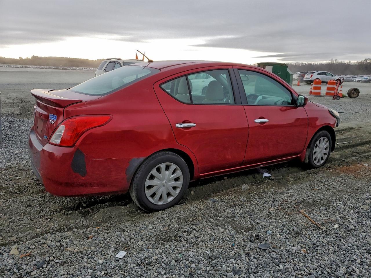 2015 NISSAN VERSA