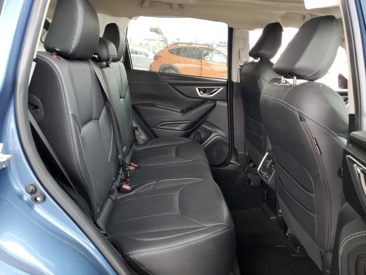 2022 SUBARU FORESTER