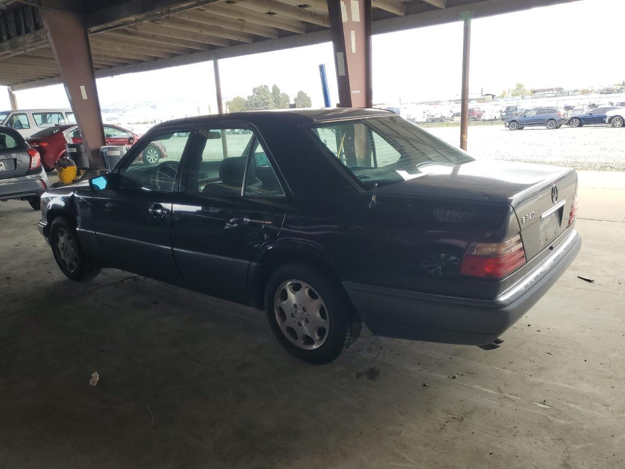 1995 MERCEDES-BENZ E-Class
