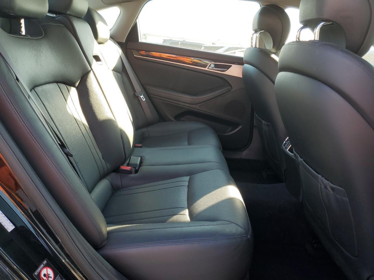 2016 HYUNDAI GENESIS
