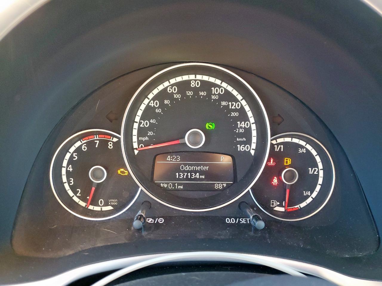 2013 VOLKSWAGEN Beetle