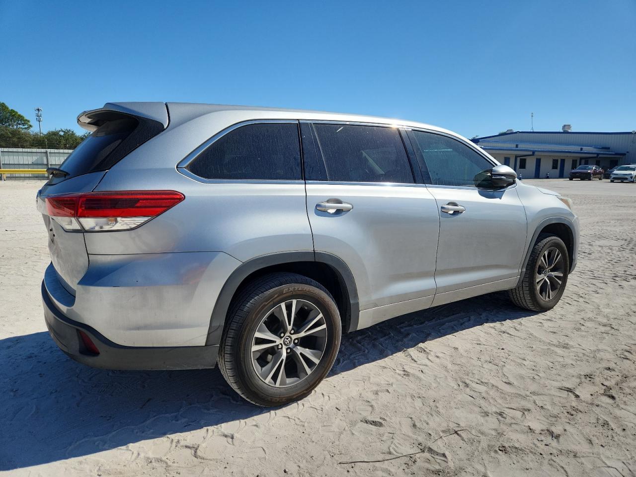 2017 TOYOTA HIGHLANDER