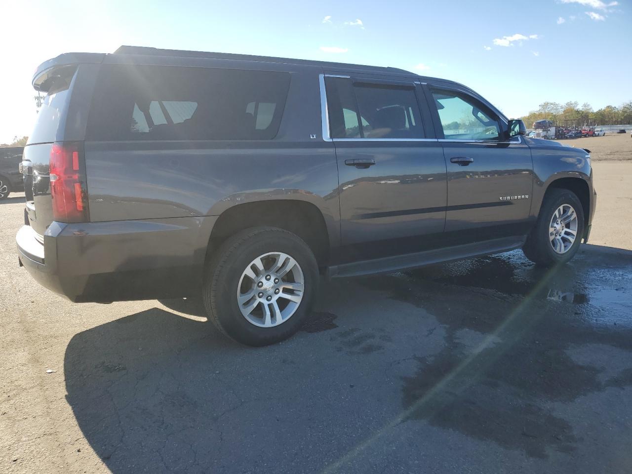 2018 CHEVROLET Suburban
