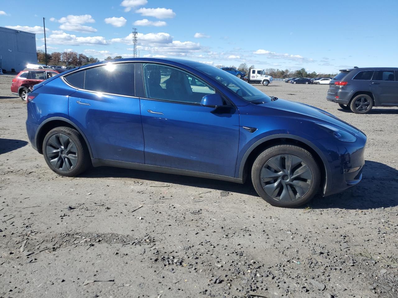 2025 TESLA MODEL Y